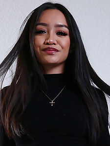 xxx asian model pics